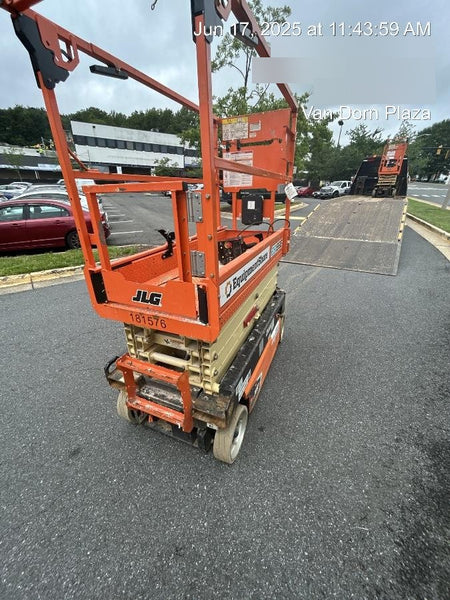 2021 JLG ES1932