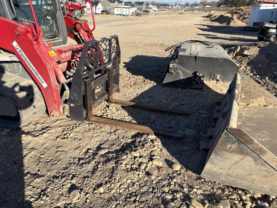 2021 PALADIN 48" Pallet Forks - Paladin