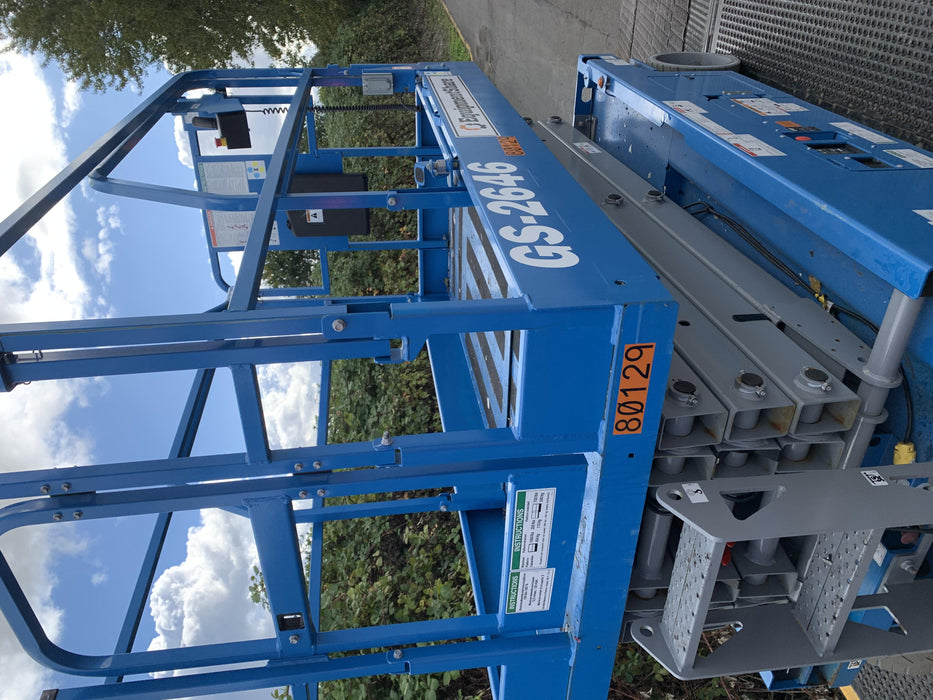 2019 Genie GS-2646 folding rails with full height swing gate, 800W Inverter