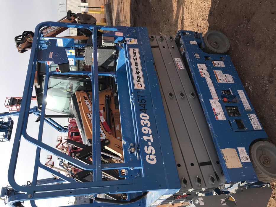 2019 Genie GS-1930 Fixed rails with chain Entry