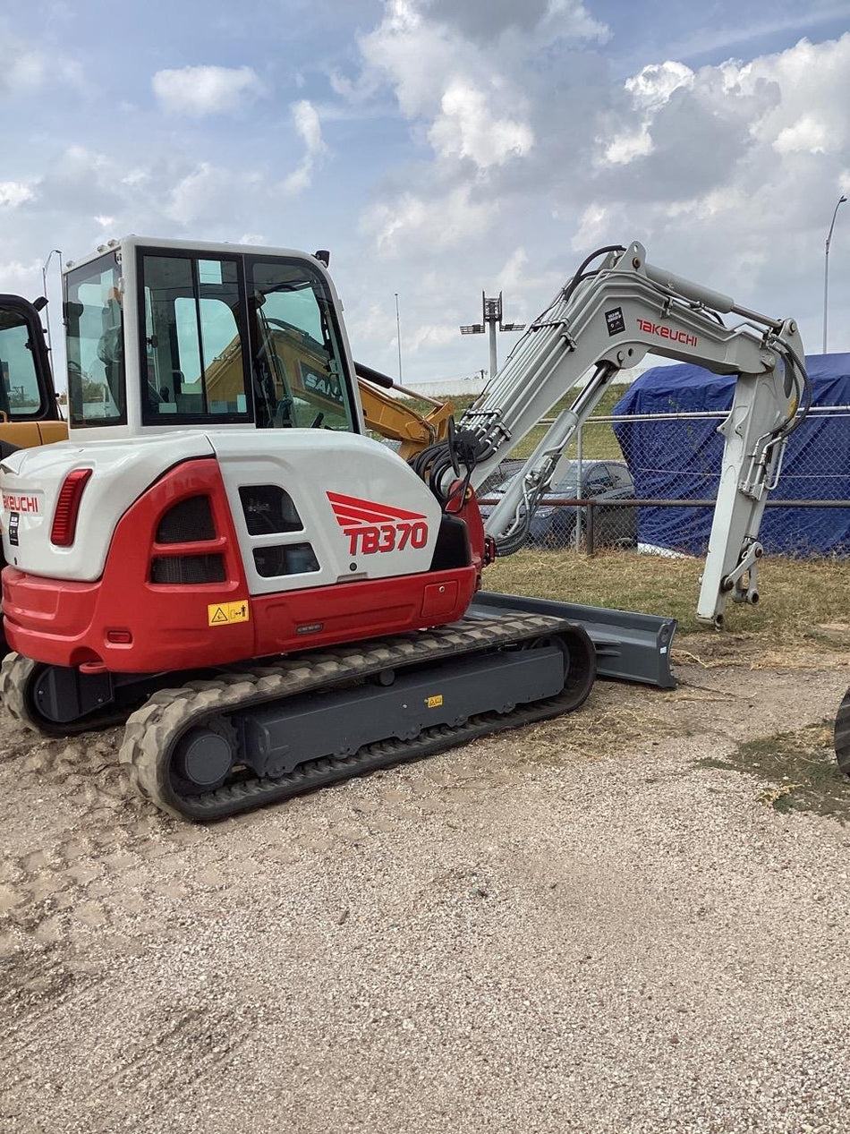 2024 TAKEUCHI TB370CR