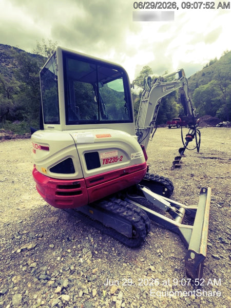 2023 TAKEUCHI TB235-2CR