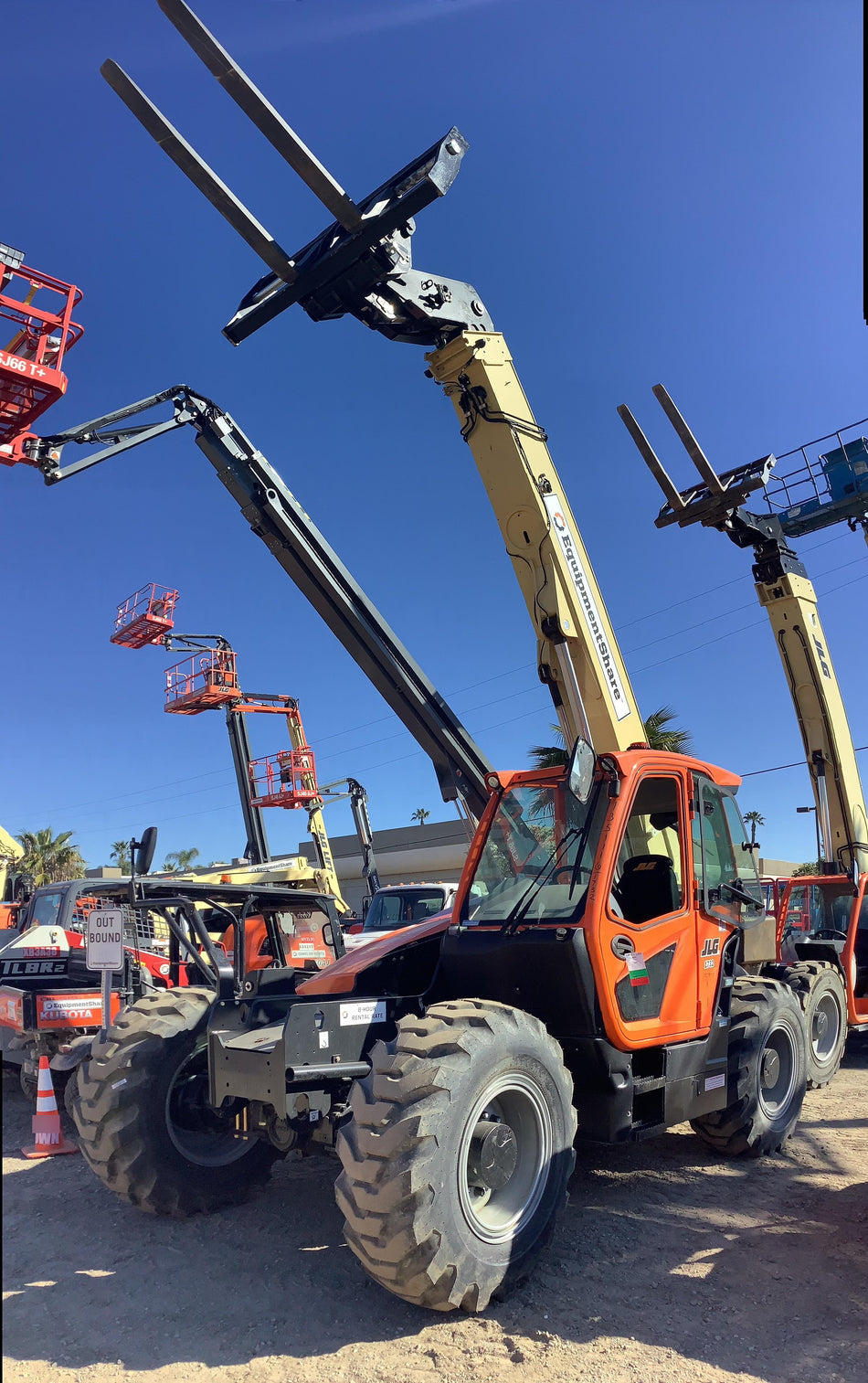 2021 JLG 1732