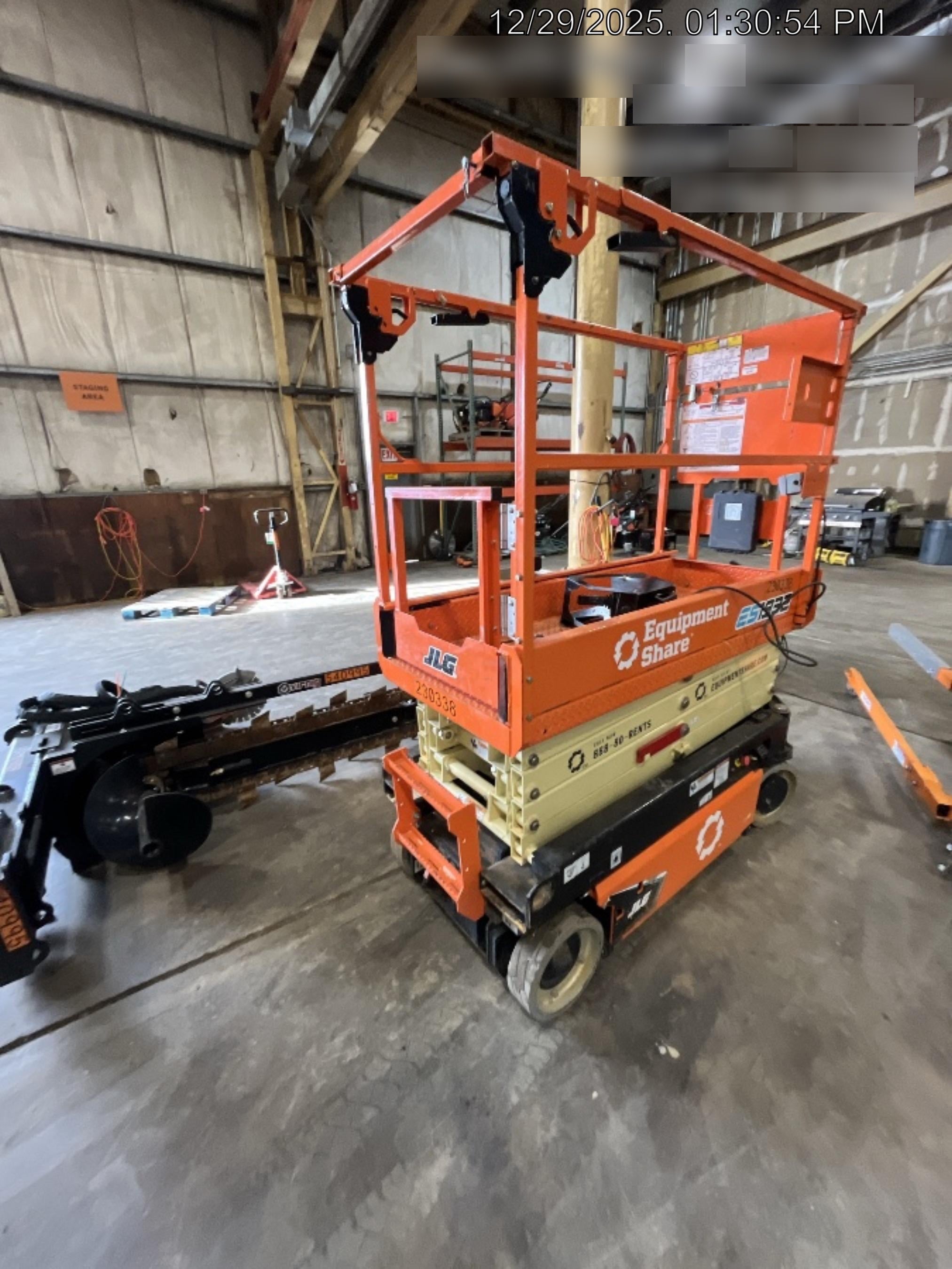 2022 JLG ES1932