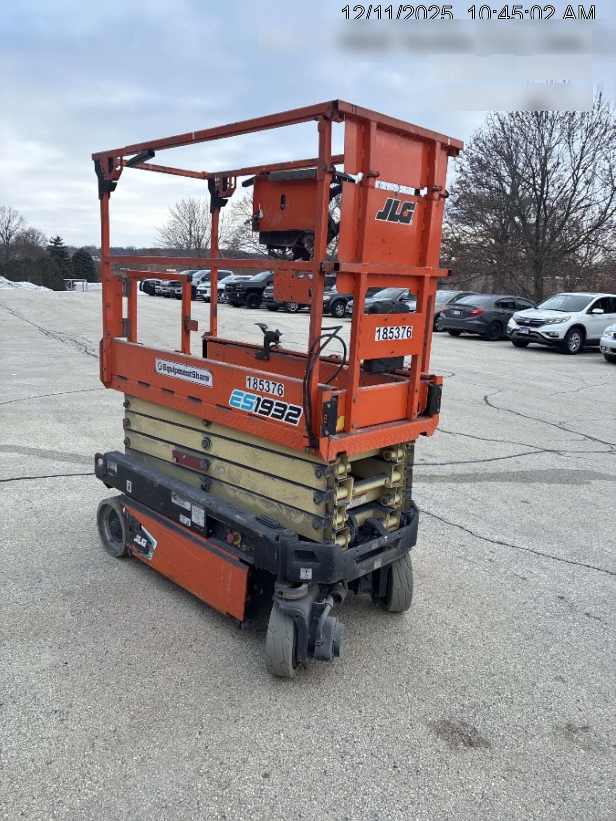 2021 JLG ES1932