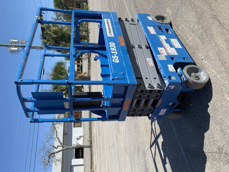 2020 Genie GS-1930 Solid Non Marking Tires, Beacon, Folding rails with half height swing gate