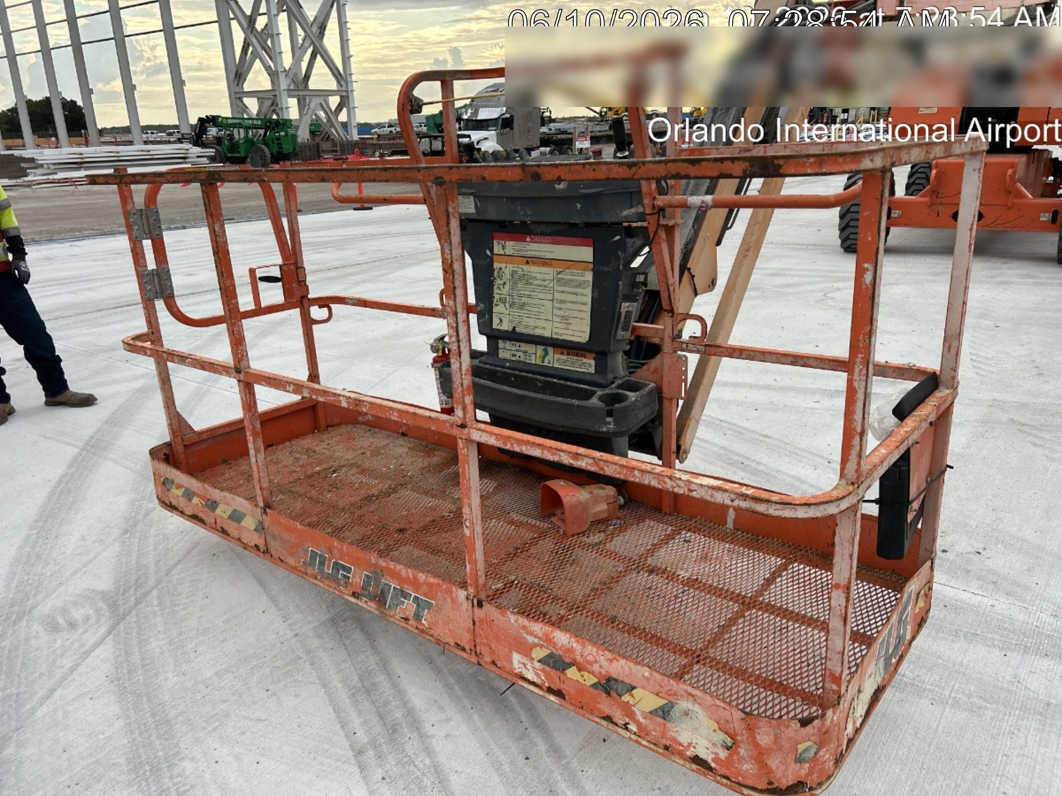 2022 JLG 860SJ