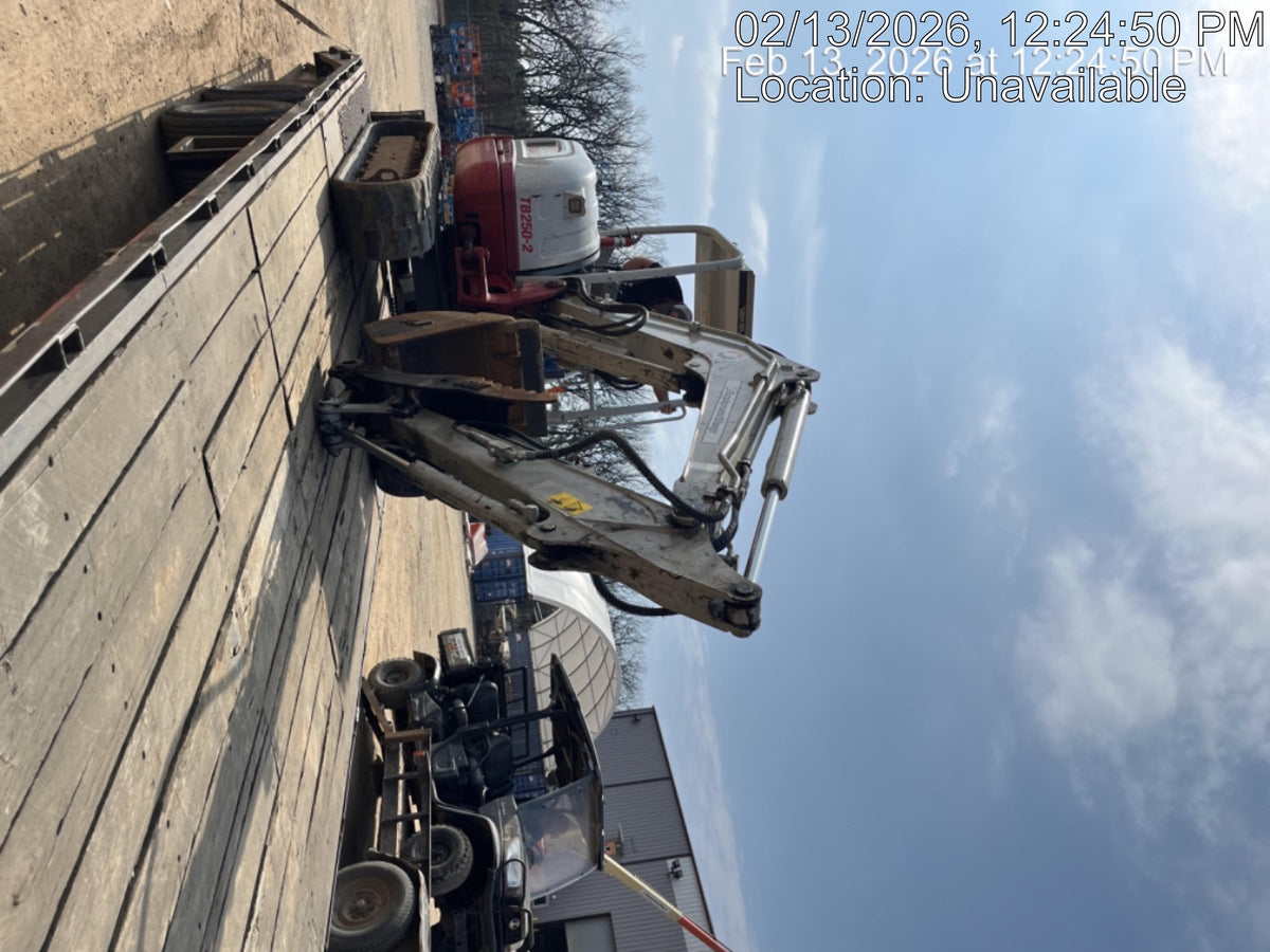 2021 TAKEUCHI TB250-2