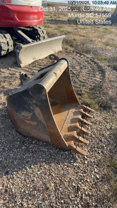 2025 TAKEUCHI 36" Bucket - Takeuchi