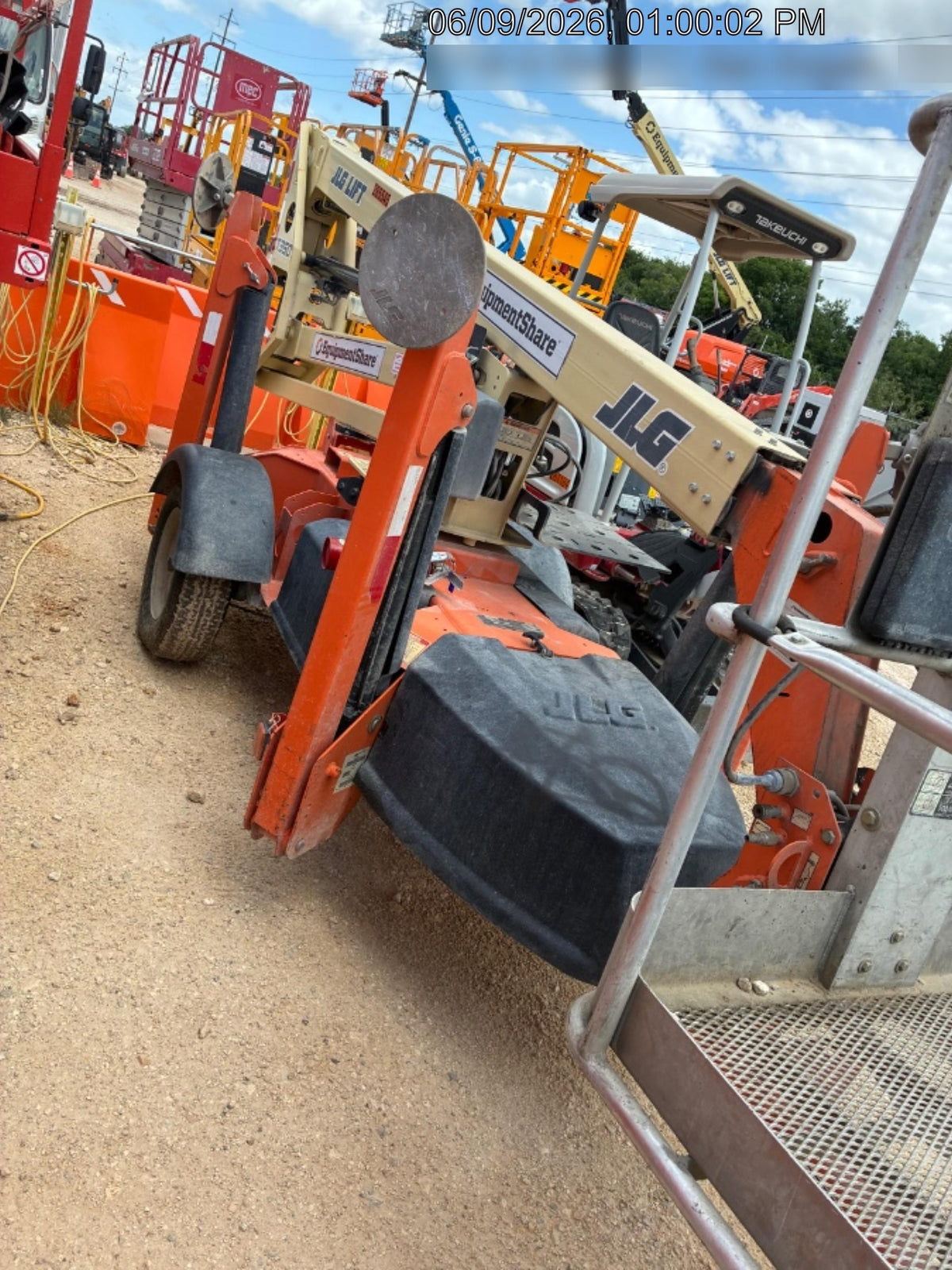 2022 JLG T350
