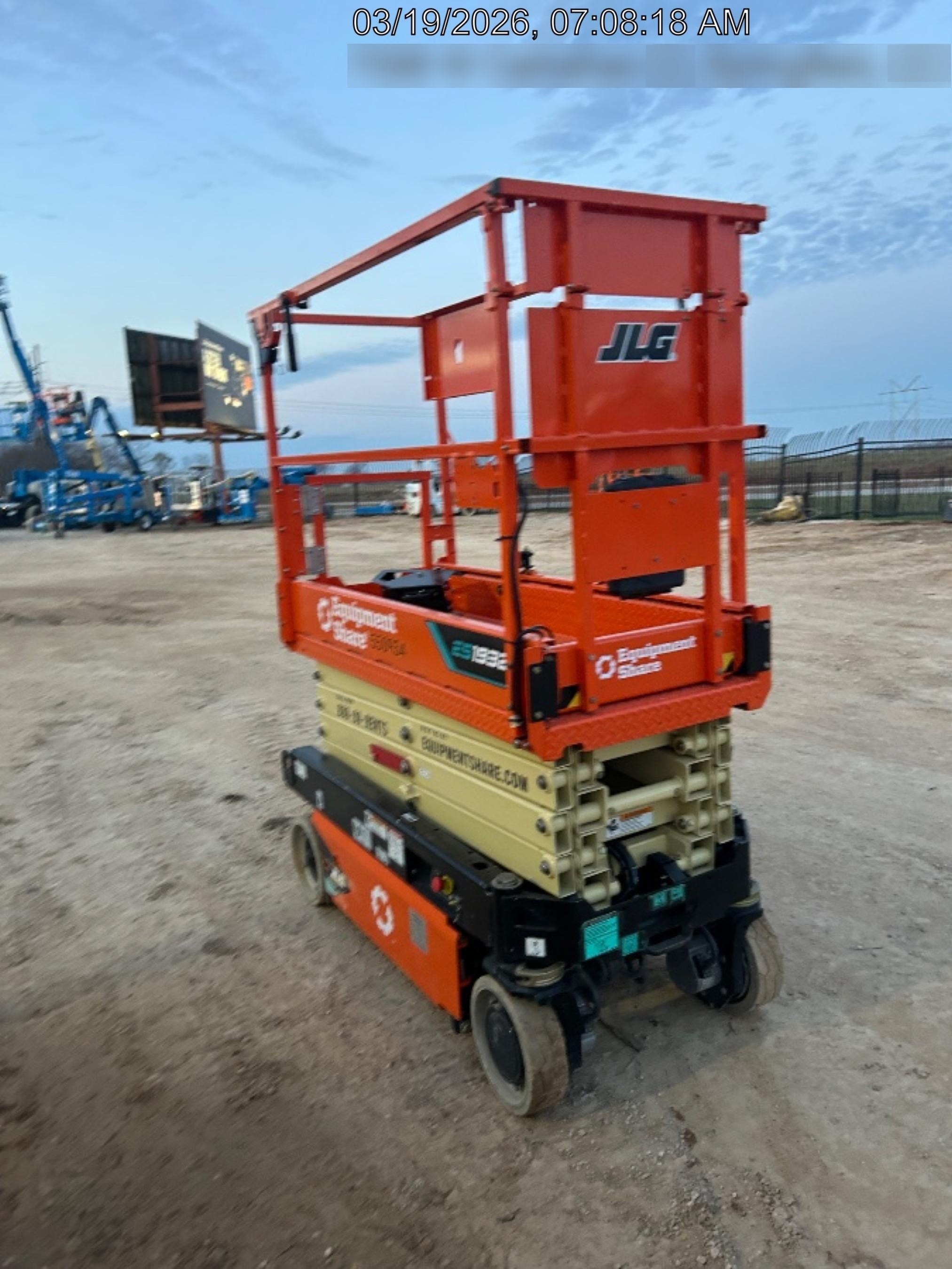 2025 JLG ES1932