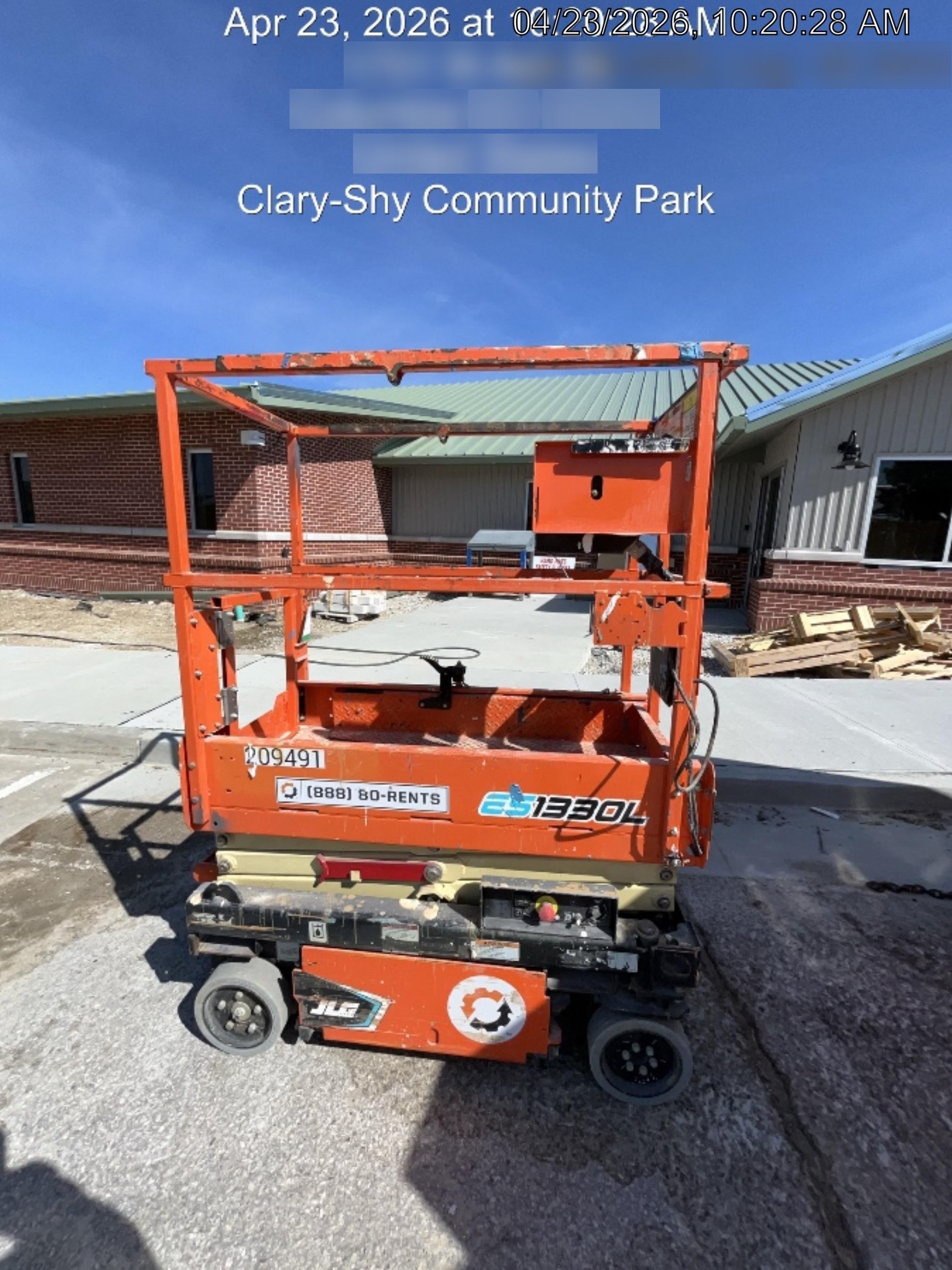 2022 JLG ES1330L