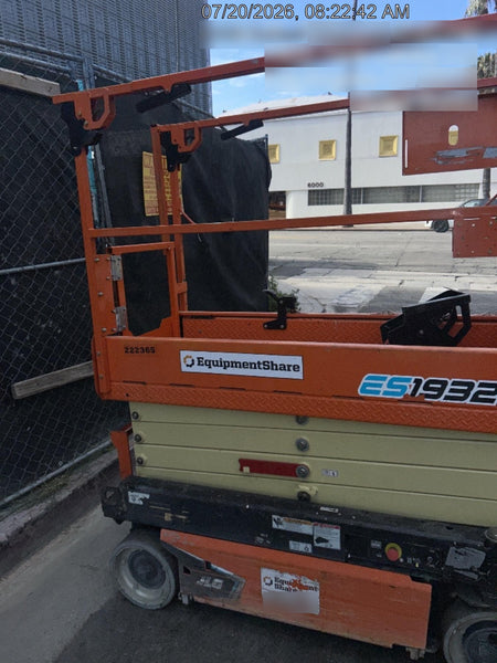 2022 JLG ES1932