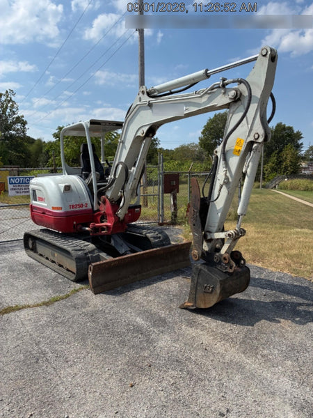 2022 TAKEUCHI TB250-2R