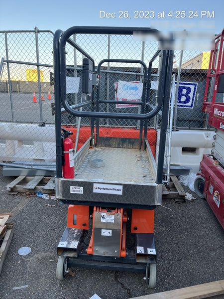 2023 JLG 1030P