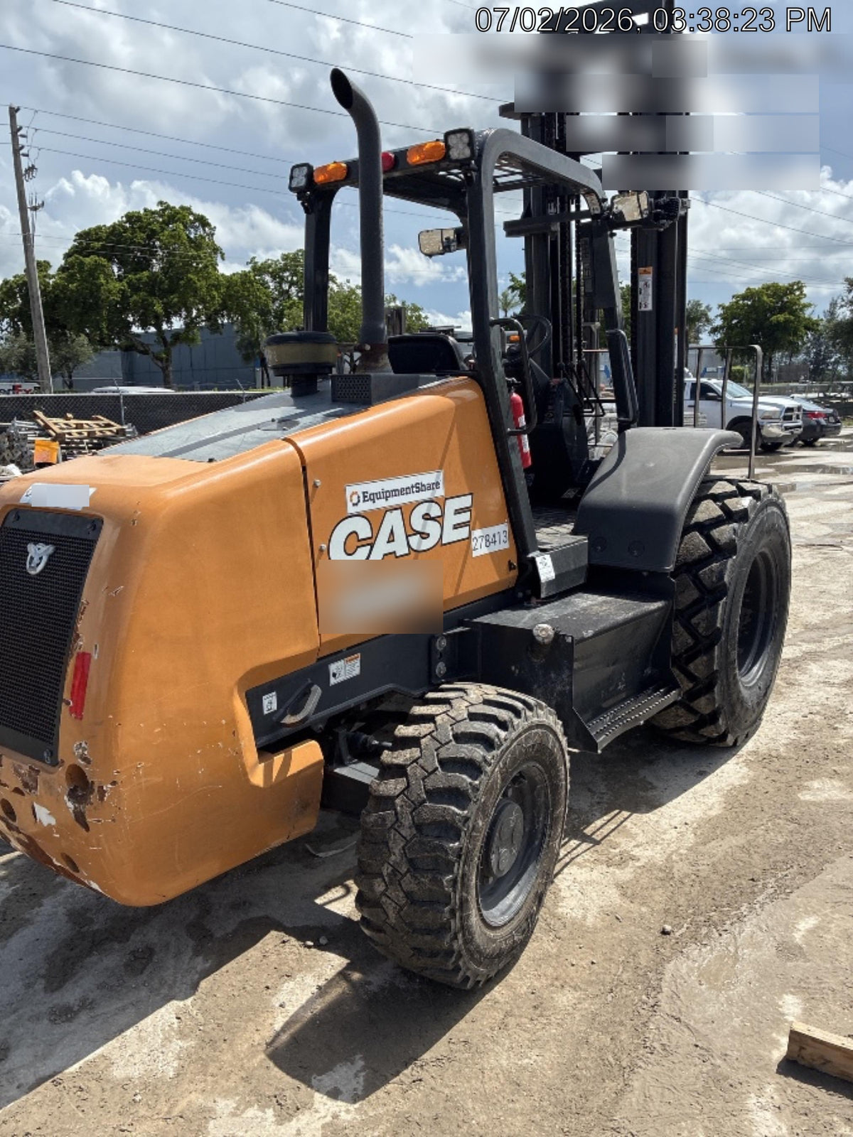 2023 CASE 588H