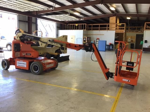 2019 JLG E400AJPN