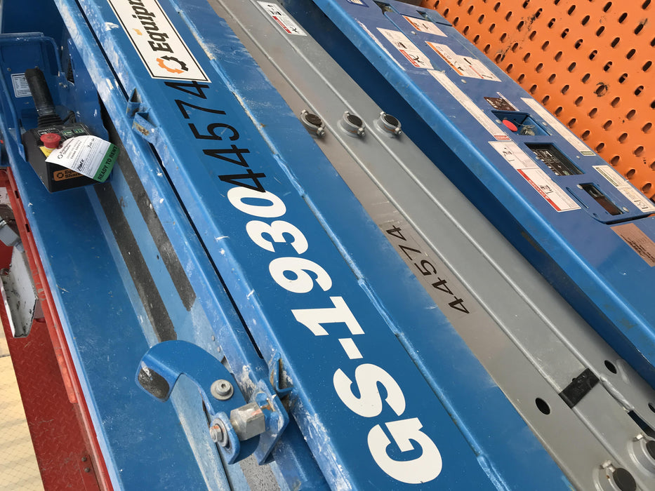 2019 Genie GS-1930 Fixed rails with chain Entry