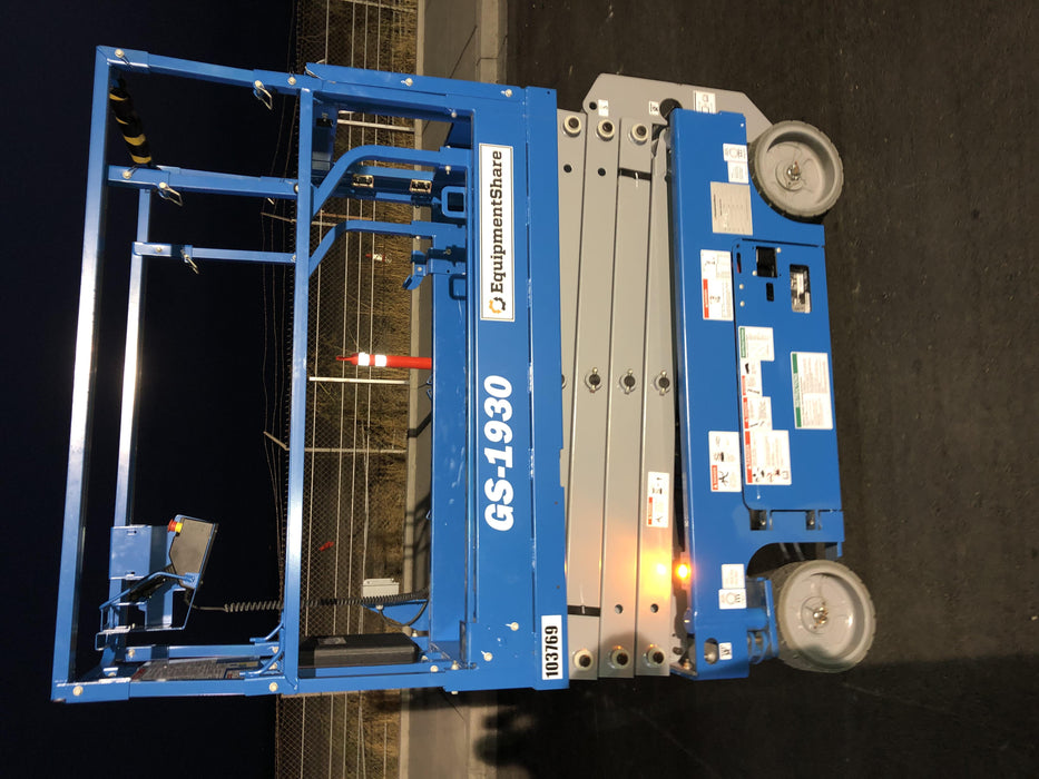 2020 Genie GS-1930 Solid Non Marking Tires, Beacon, Folding rails with half height swing gate, 800W Inverter