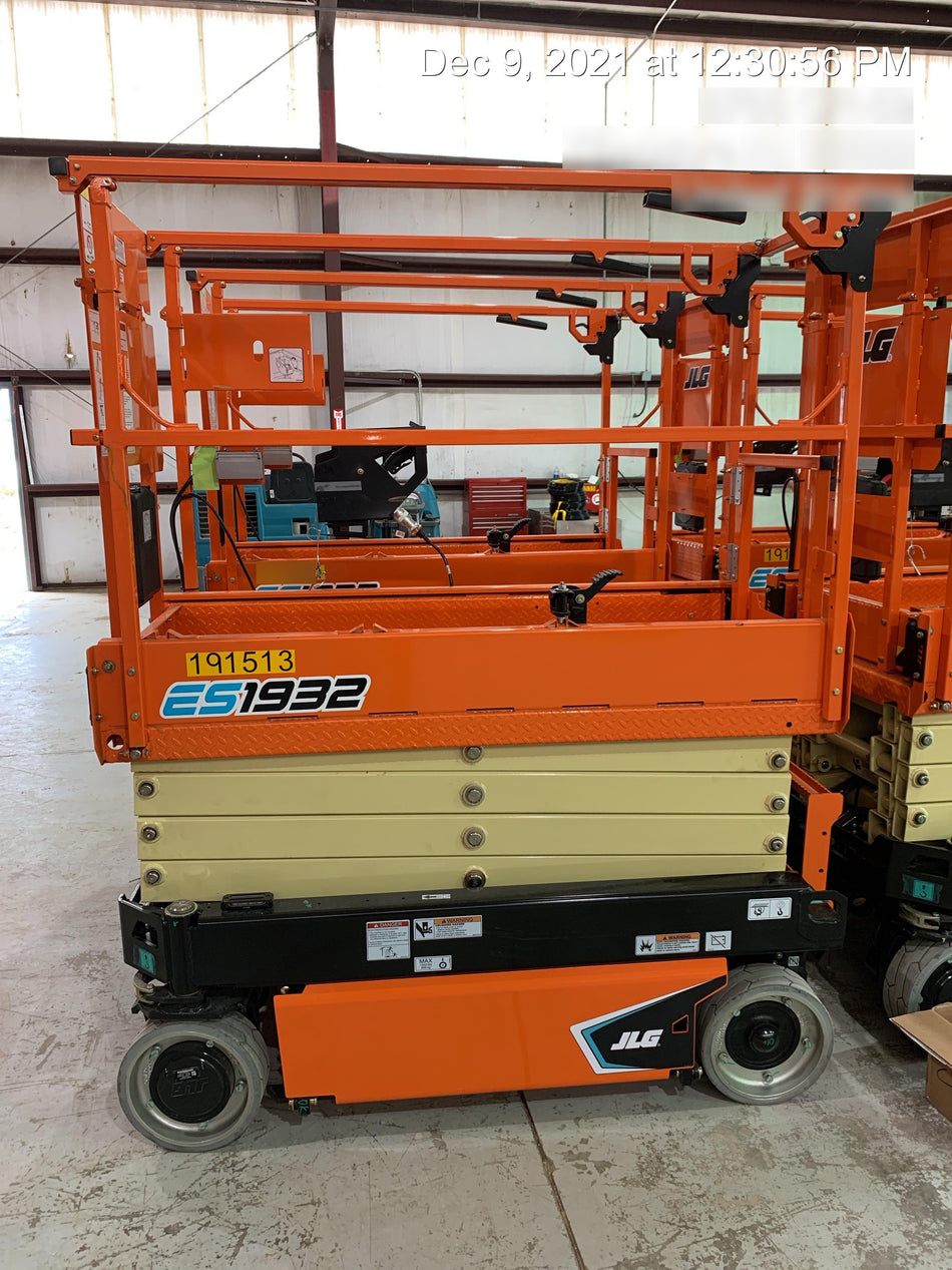 2021 JLG ES1932