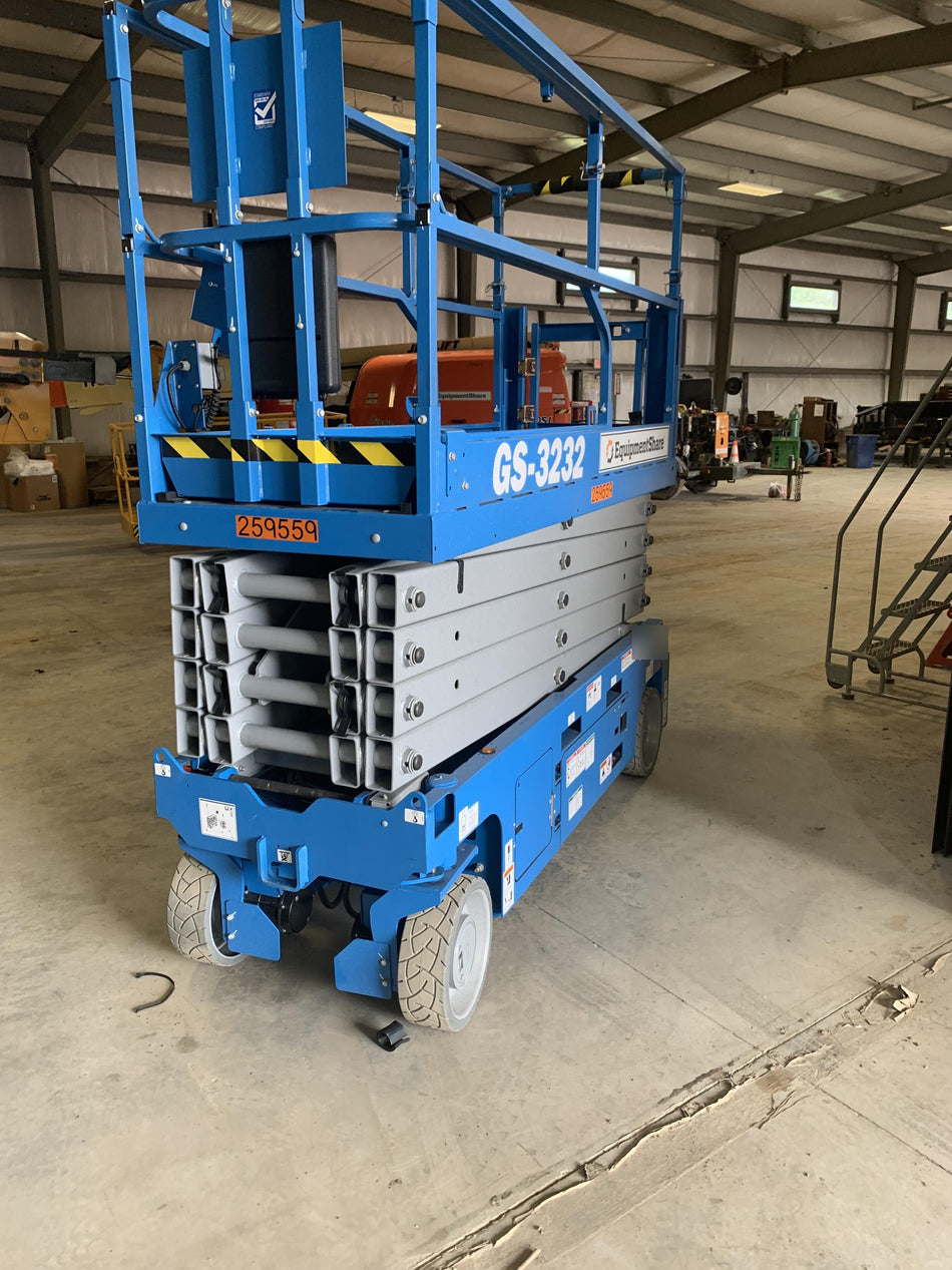 2022 GENIE GS-3232