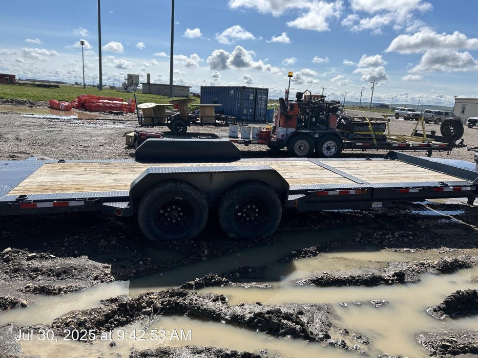 2024 IRONBULL 22' Tiltbed