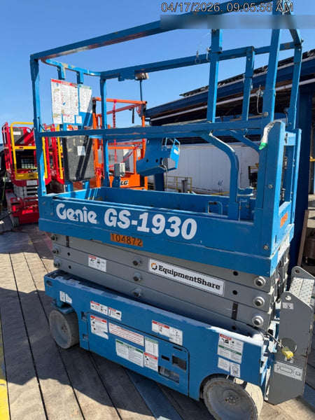 2020 Genie GS-1930 Solid Non Marking Tires, Beacon, Folding rails with half height swing gate, 800W Inverter