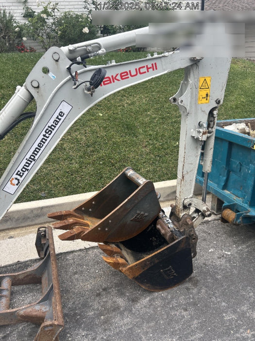 2021 TAKEUCHI TB216R