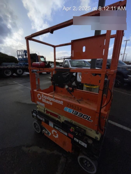 2022 JLG ES1330L