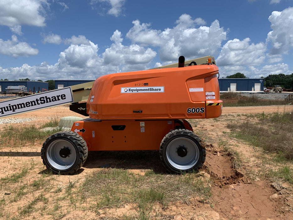 2020 JLG 600S Deutz Diesel, 4wd, FF Tires, Inward Self Closing Gate, Tool Tray, Beacon, 7.5kW Generator