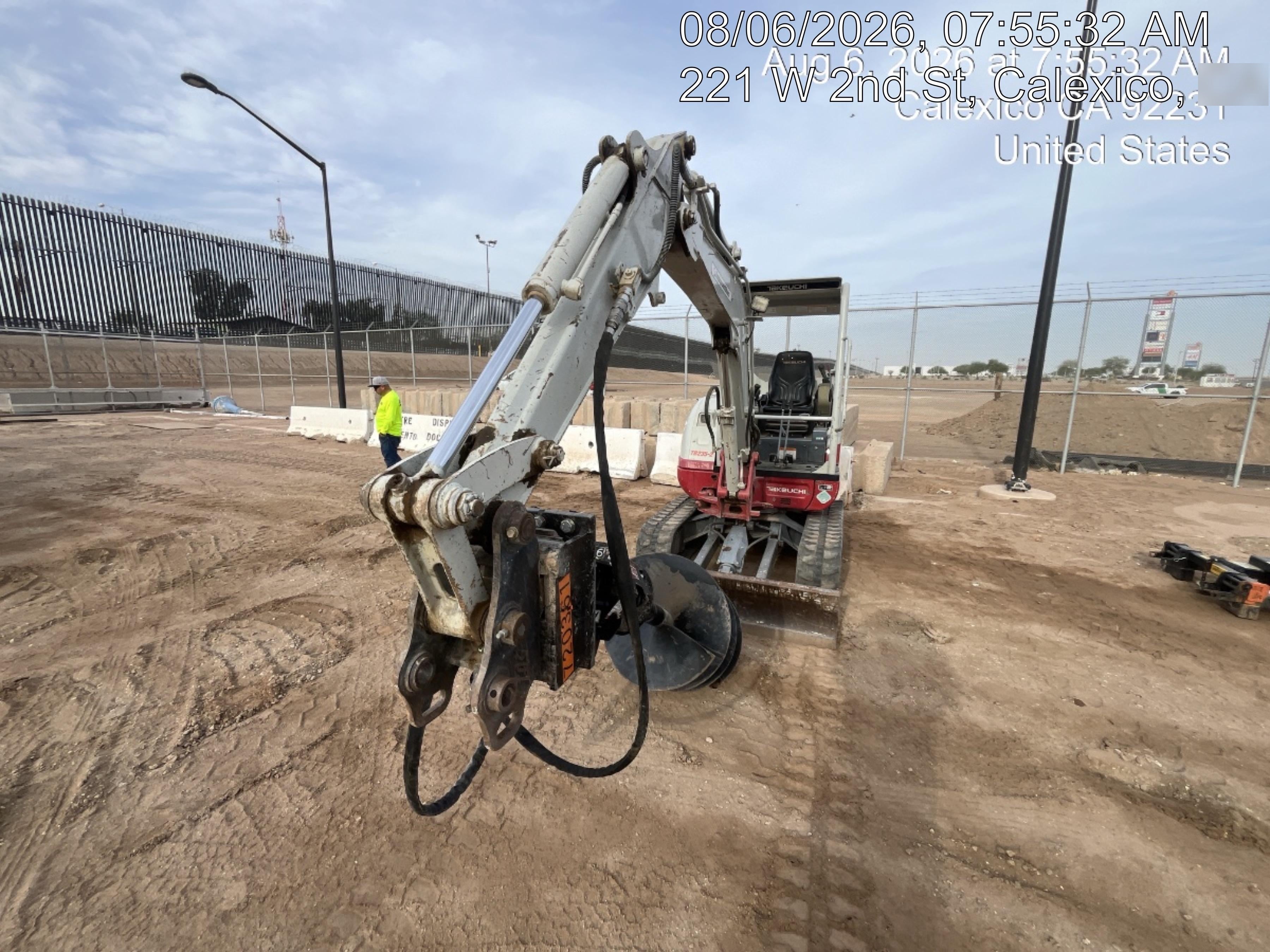 2021 TAKEUCHI TB235-2R