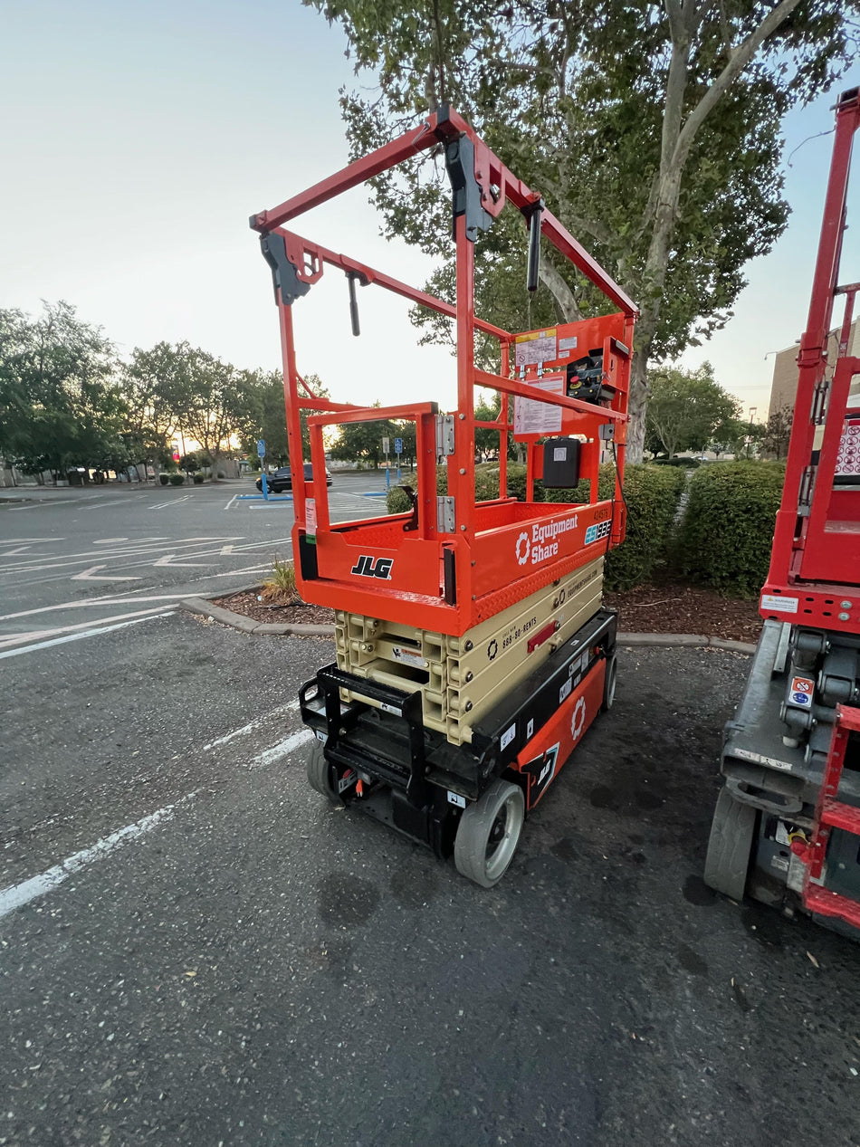 2024 JLG ES1932