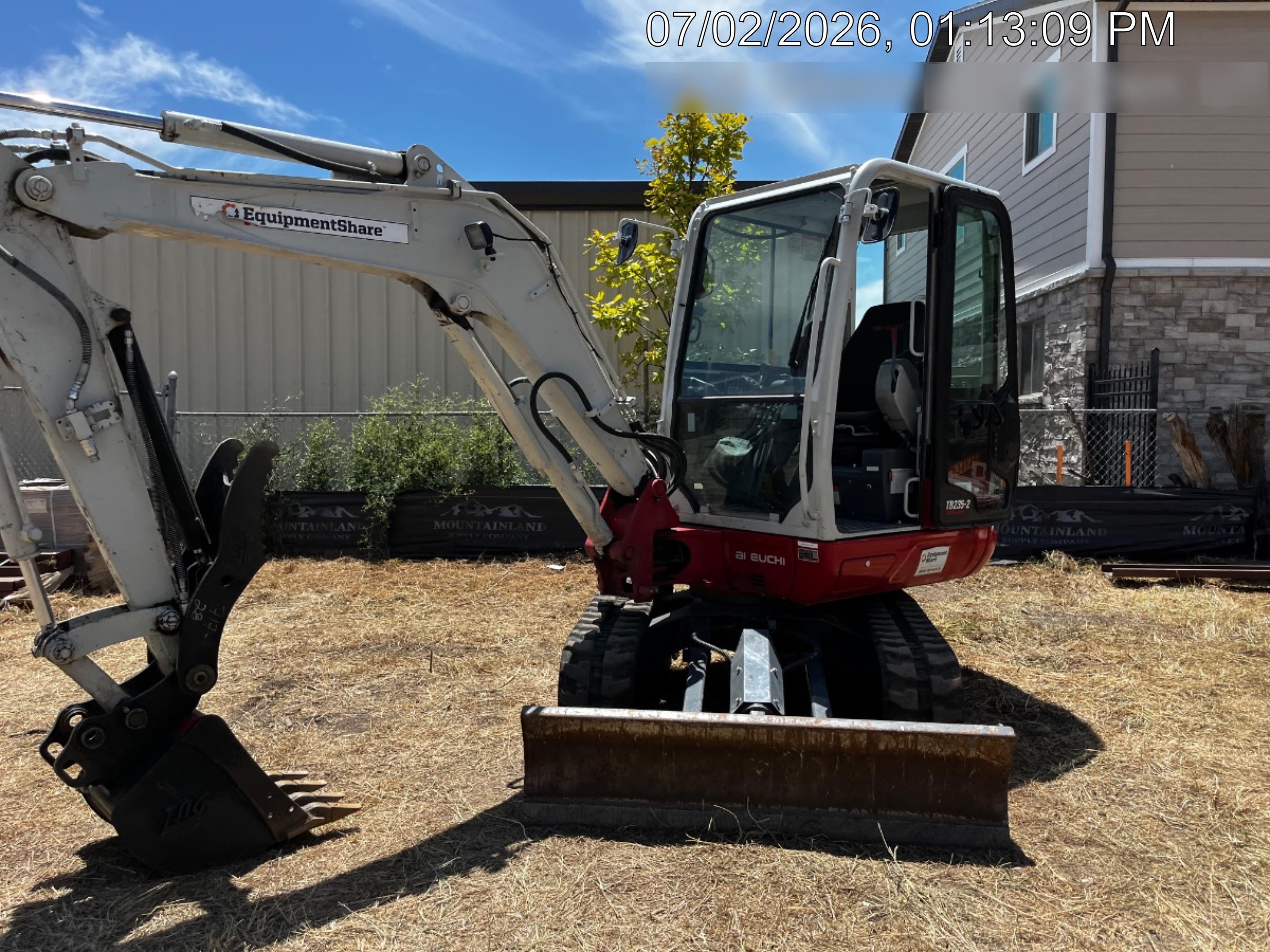 2023 TAKEUCHI TB235-2CR