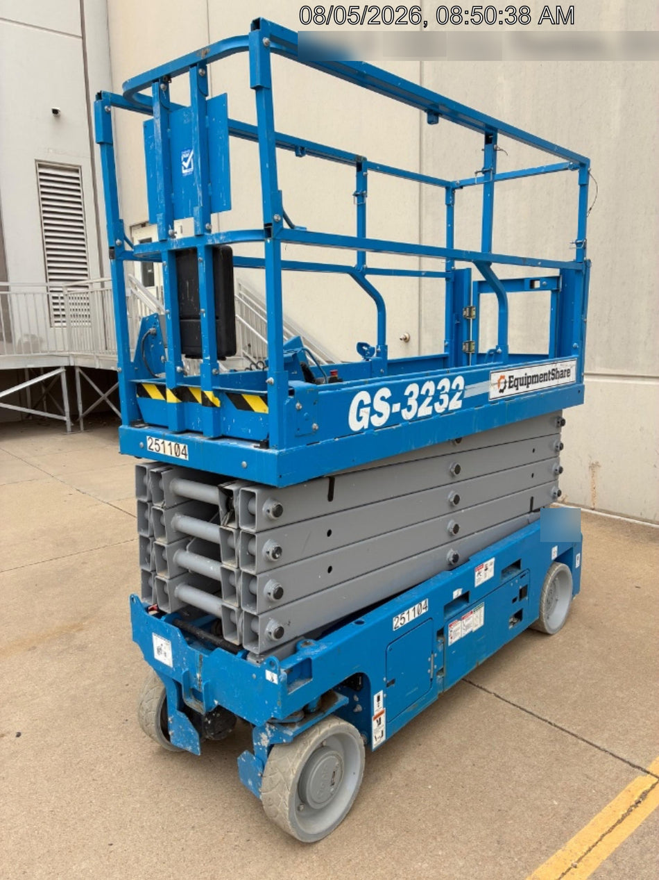 2022 GENIE GS-3232