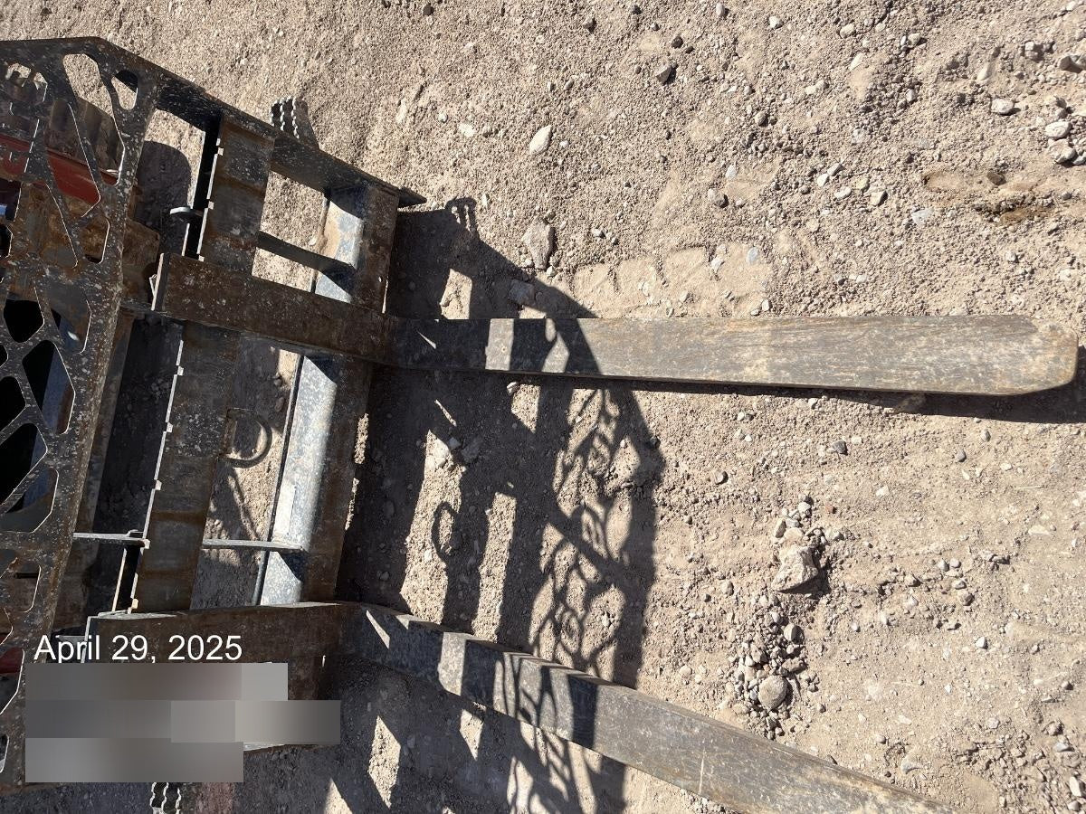 2021 PALADIN 48" Pallet Forks - Paladin