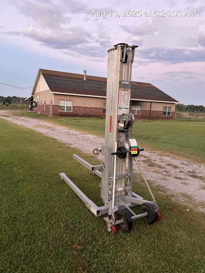 2023 GENIE SLC-24