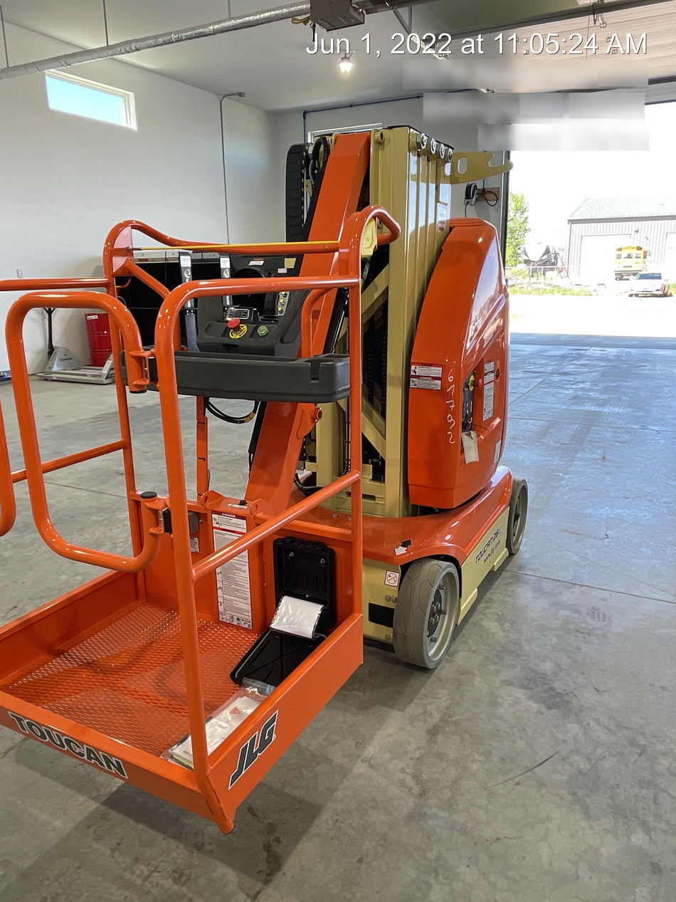 2022 JLG 26E