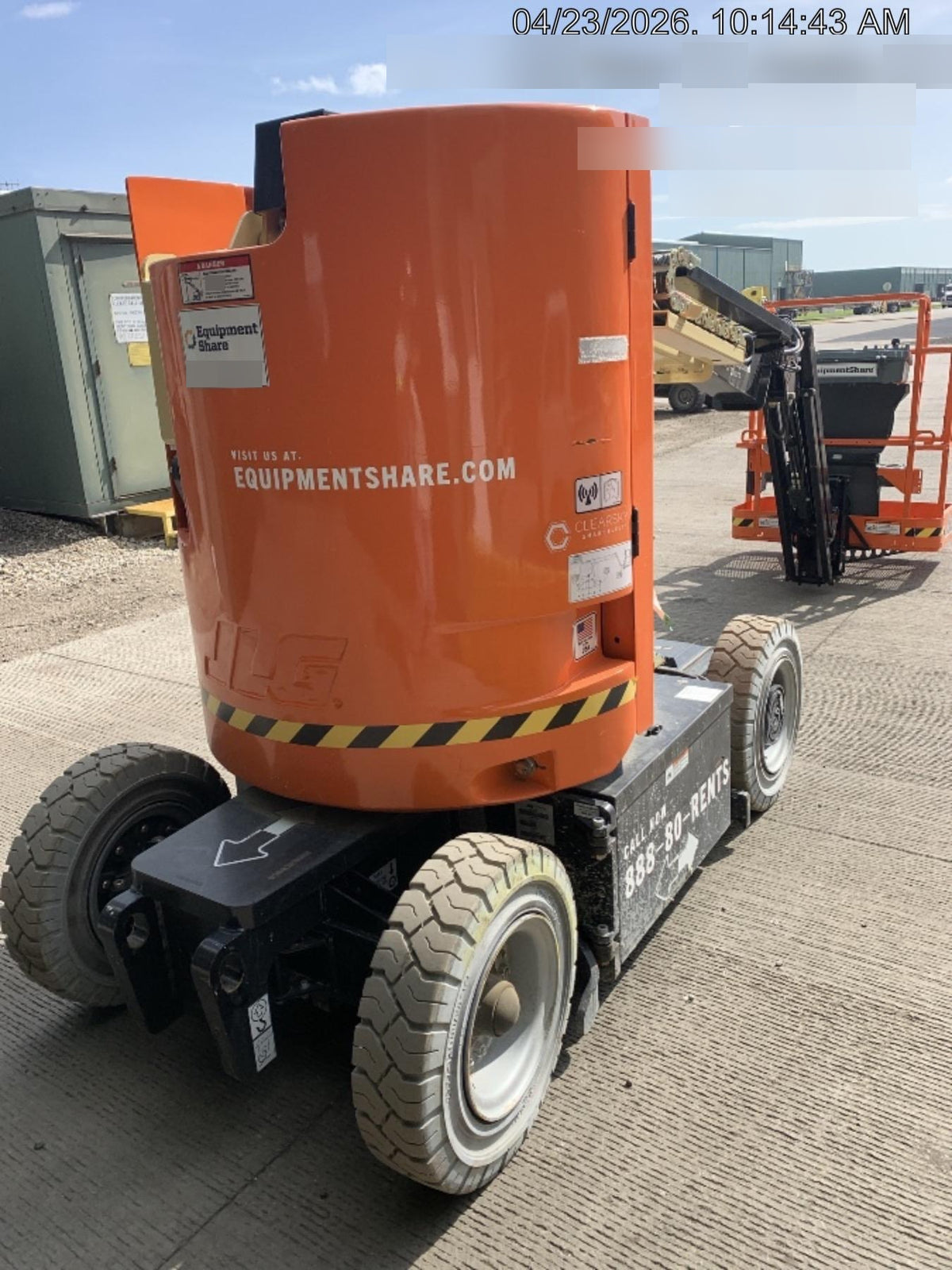 2025 JLG E300AJP