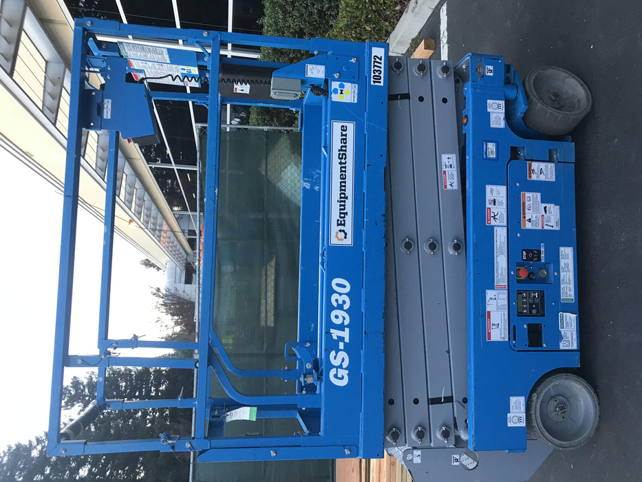 2020 Genie GS-1930 Solid Non Marking Tires, Beacon, Folding rails with half height swing gate, 800W Inverter
