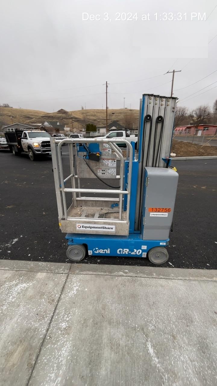 2021 GENIE GR-20