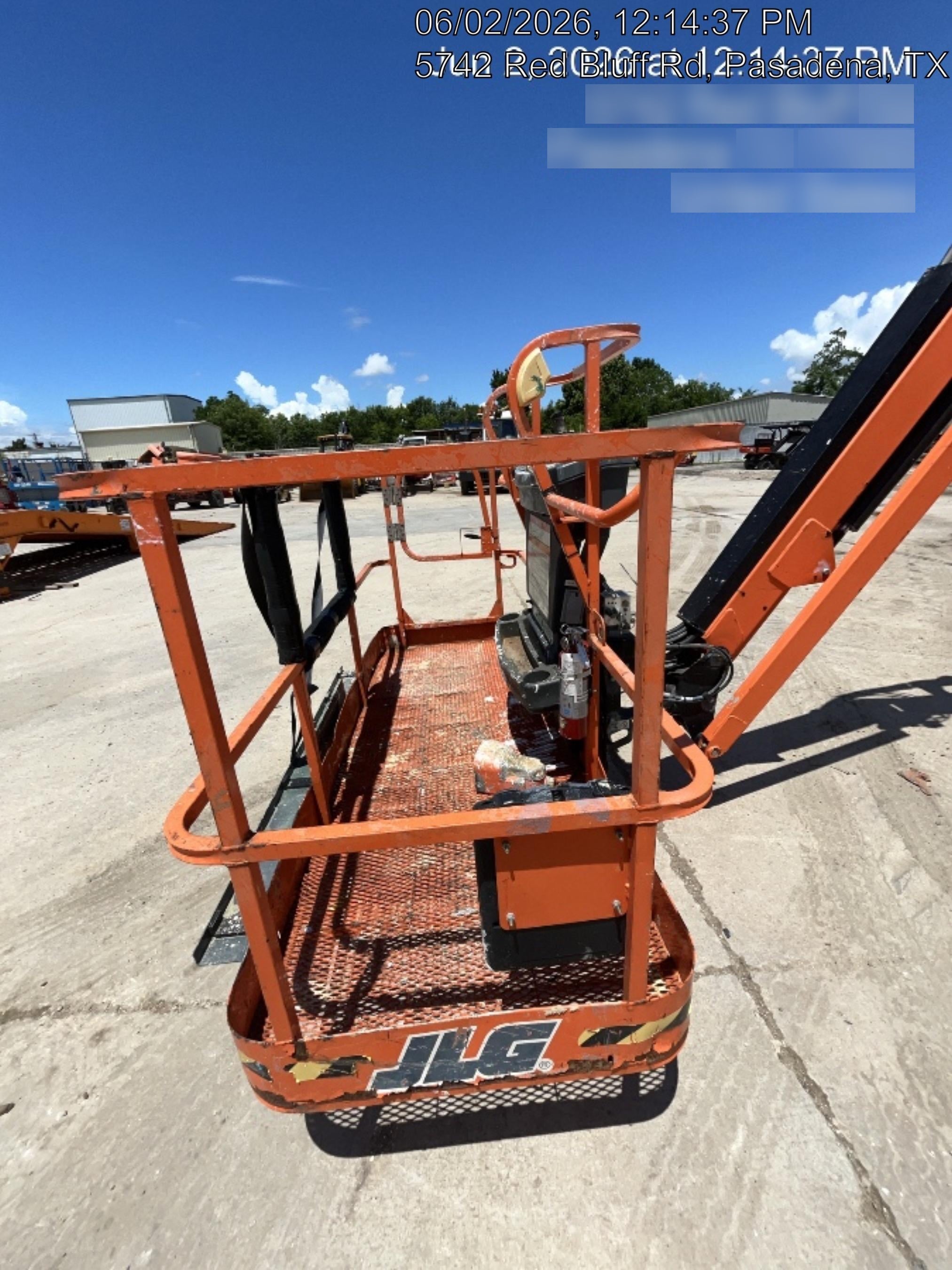 2023 JLG 660SJ