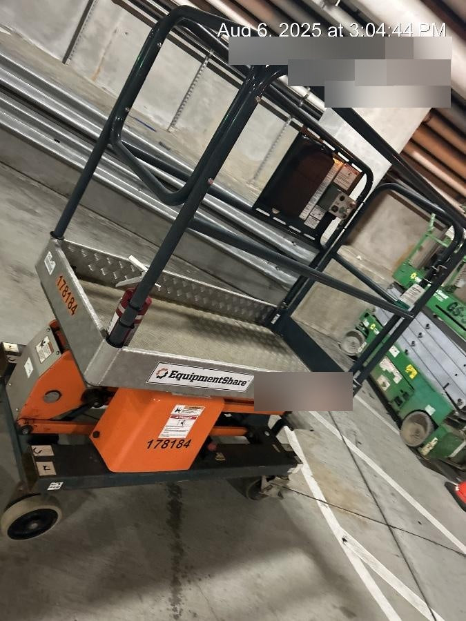 2021 JLG 1030P