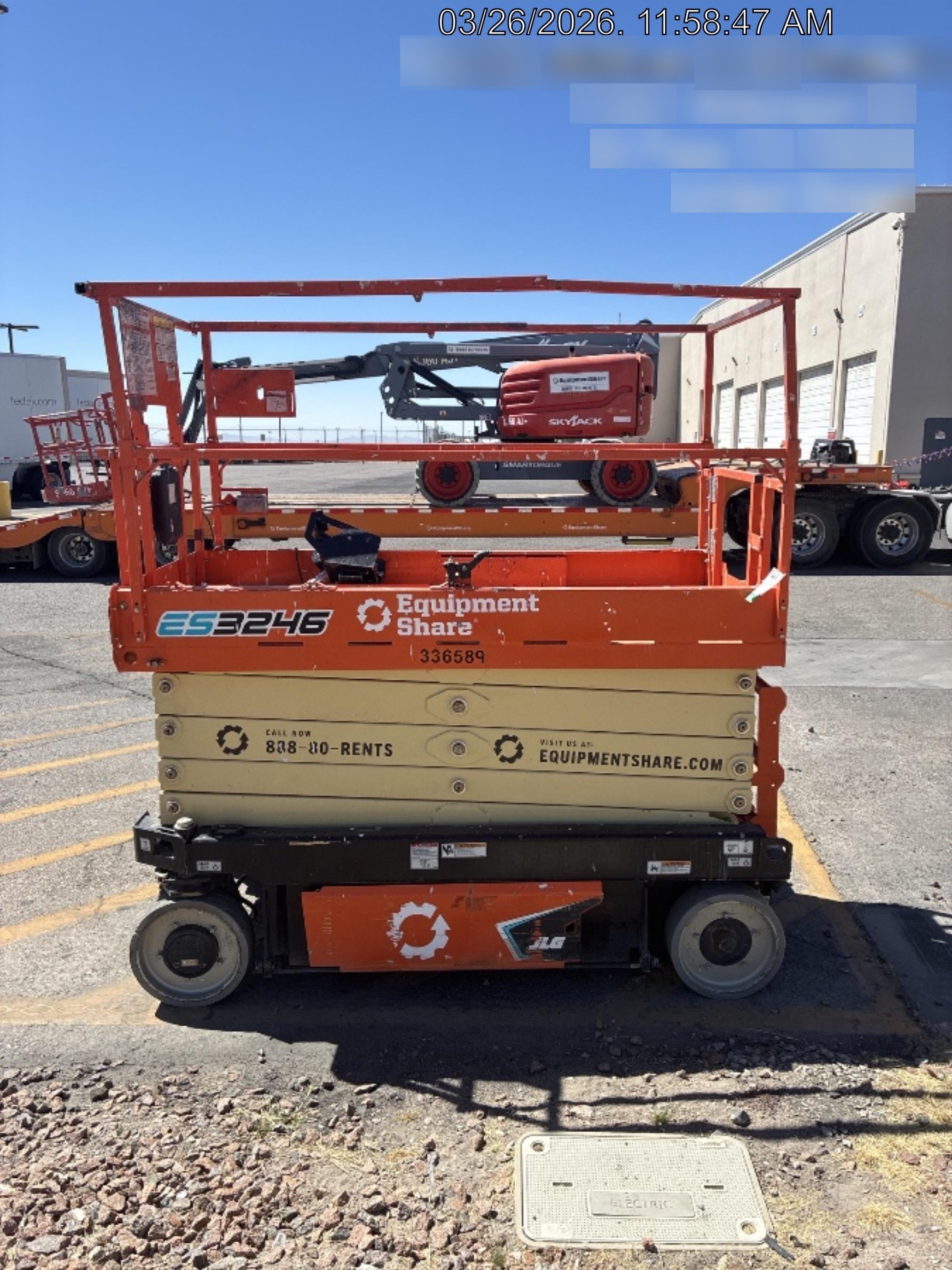2023 JLG ES3246