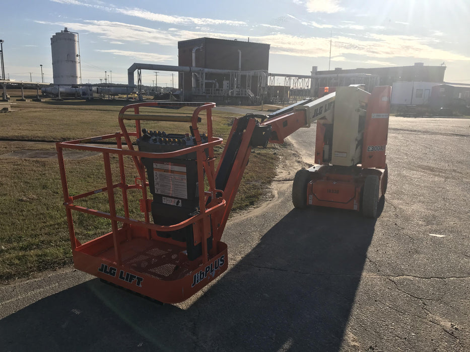 2019 JLG E300AJP