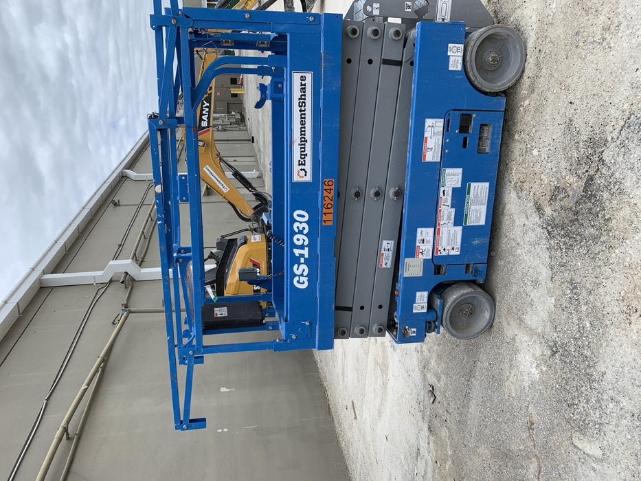 2020 Genie GS-1930 Solid Non Marking Tires, Beacon, Folding rails with half height swing gate