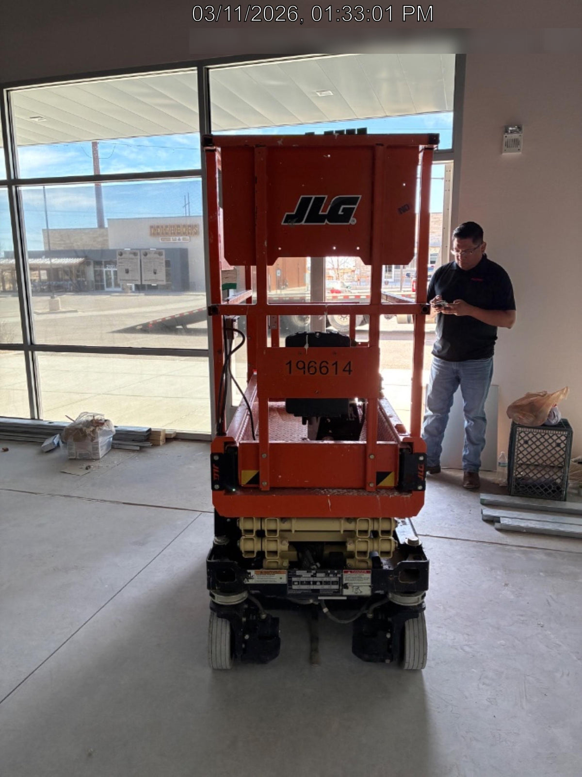 2021 JLG ES1330L