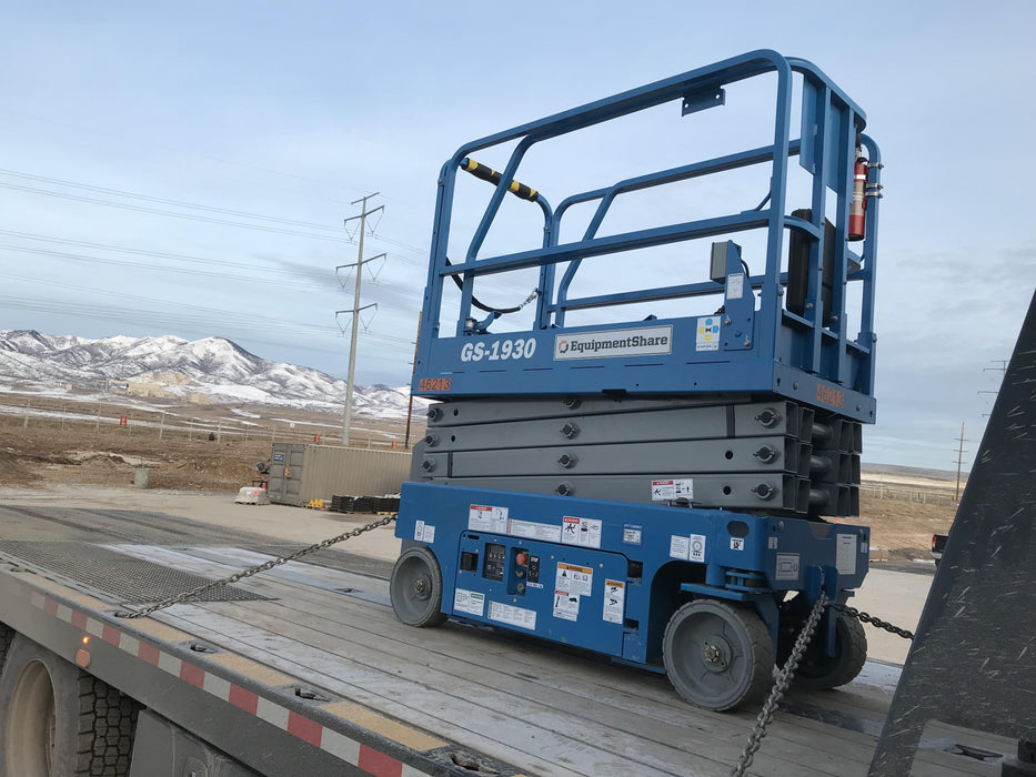 2019 Genie GS-1930 Fixed rails with chain Entry