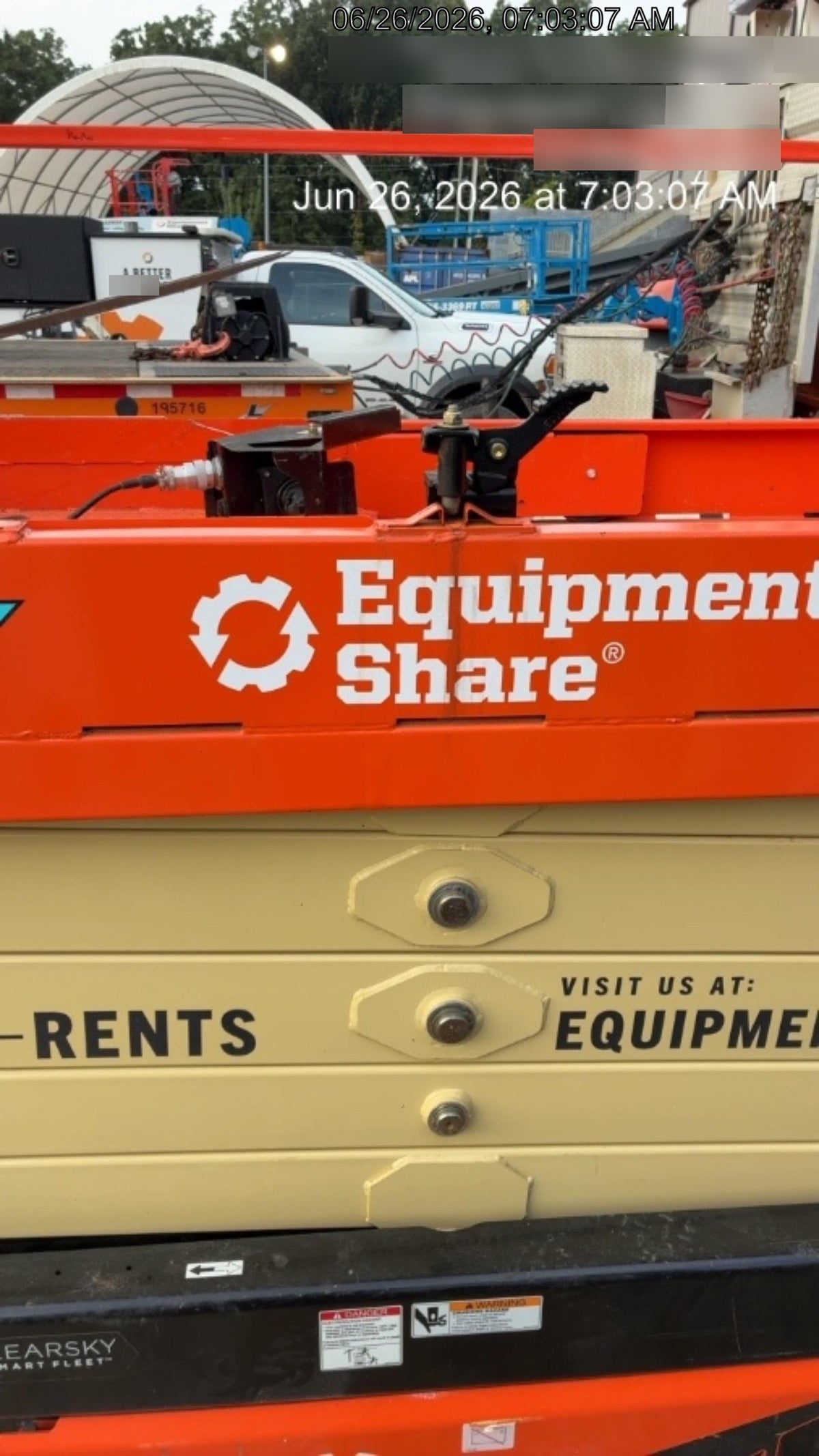 2025 JLG ES3246
