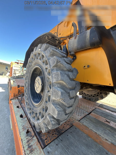2019 JCB 510-56 74 HP w/CAB/HVAC, Beacon, Worklights, Aux Hydraulics, Solid Tires 66" Carriage/60" Forks