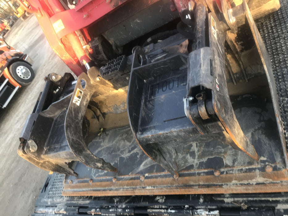 2020 PALADIN 72" Scrap Grapple Bucket - Paladin